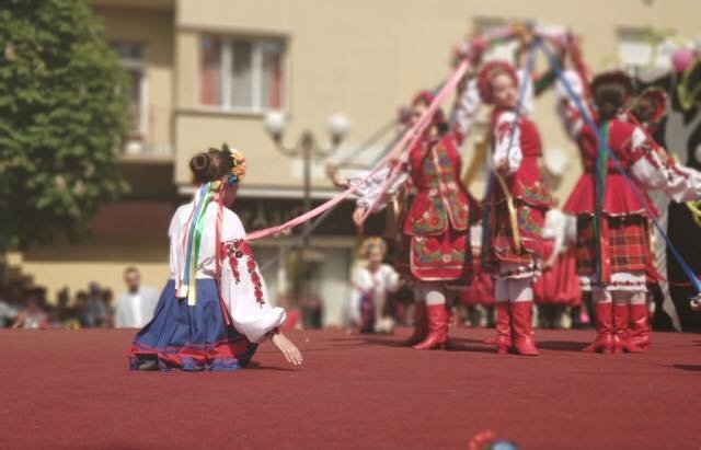 У центрі Мукачева провели танцювальне свято – 05