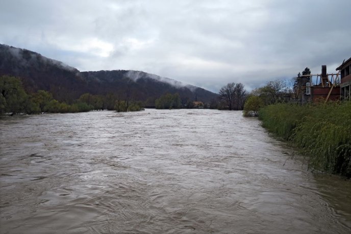 На Ужгородщині вода затопила три футбольних поля, земельні угіддя та пляж з будиночками в Оноківцях – 21 На Ужгородщині вода затопила три футбольних поля, земельні угіддя та пляж з будиночками в Оноківцях – 21