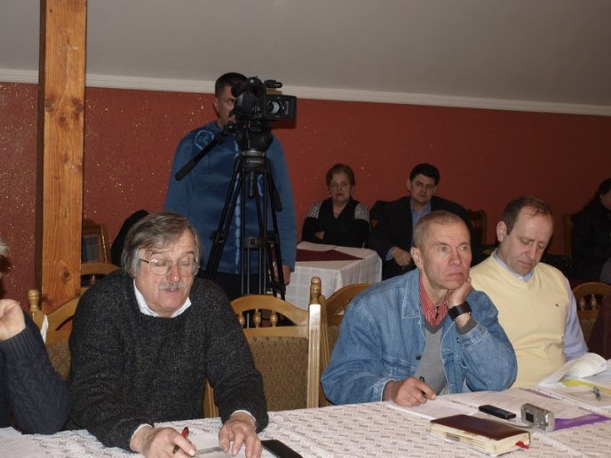 У Берегові говорили про спеціальний економічний статус та виборність очільників області та районів – 02 У Берегові говорили про спеціальний економічний статус та виборність очільників області та районів – 02