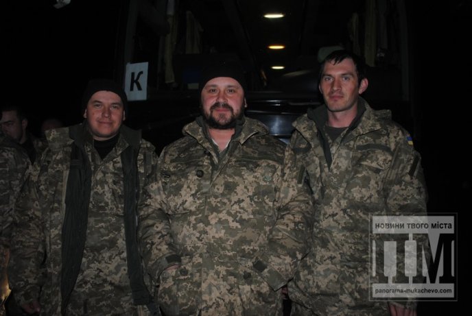 У Мукачеві урочисто зустріли бійців Героїчної 128-ої бригади (ФОТОРЕПОРТАЖ) – 38