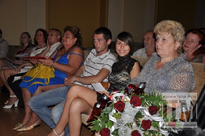 У Мукачеві відбувся творчий вечір "Рідне слово" – рідному місту (ФОТОРЕПОРТАЖ) – 04