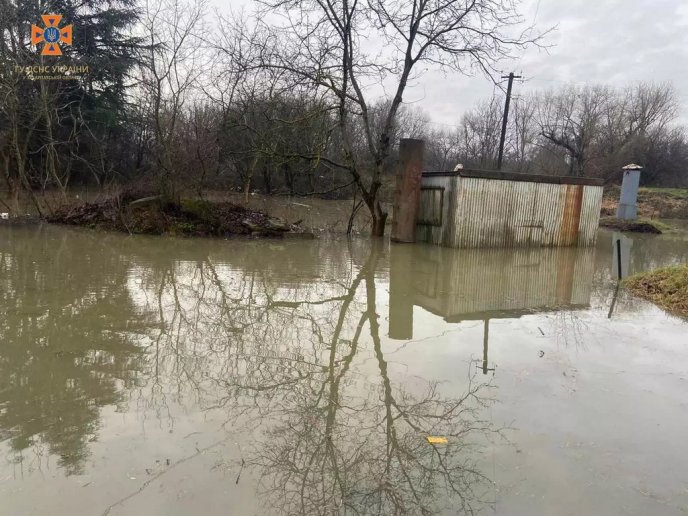 Третю добу на Закарпатті ліквідовують наслідки негоди – 04