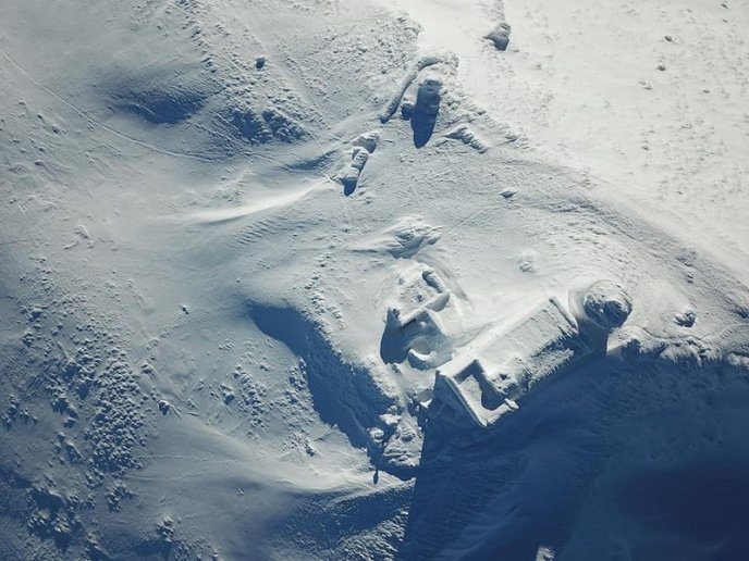 Мережу підкорюють неймовірні фотографії засніженої обсерваторії – 03