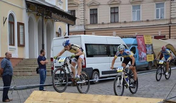 У Чернівцях двоє закарпатців успішно виступили на Чемпіонаті України з маунтенбайку – 04