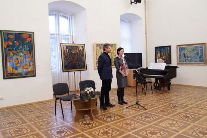 В Ужгороді відкрили виставку Івана Манайла – 06