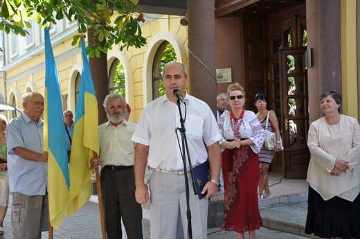 День Незалежності в Мукачеві відзначають під народні пісні та молитву за Україну (ФОТО) – 04