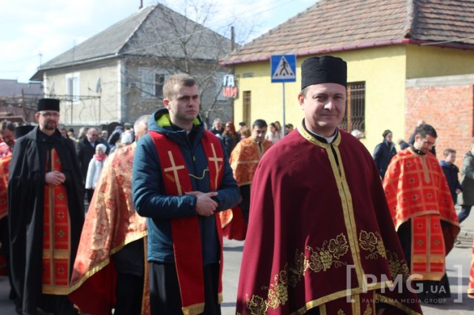 У Мукачеві вірники пройшли Хресну дорогу – 07