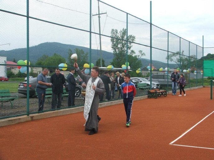 В селищі Кольчино урочисто відкрили сучасний тенісний корт – 08