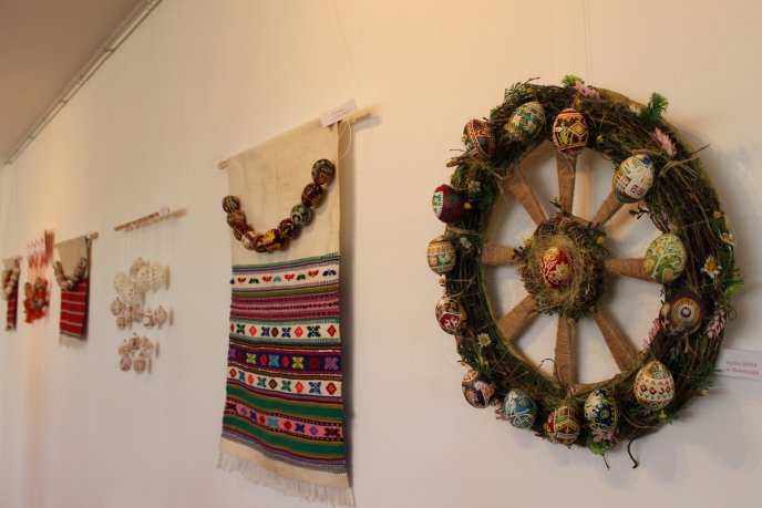 В Ужгороді відкрили великодню виставку "Світ писанки" – 12