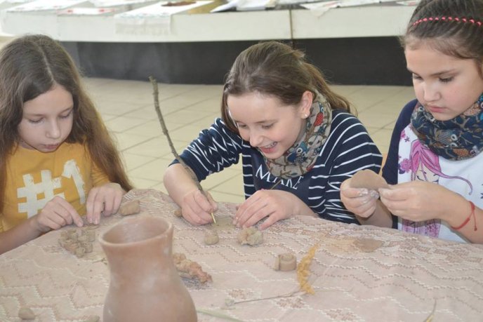 В ужгородському скансені відбувся майстер-клас з гончарства – 01