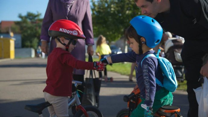 Велодень у Мукачеві: дитячий сміх, дорослий азарт та море позитивних емоцій (ФОТО) – 12