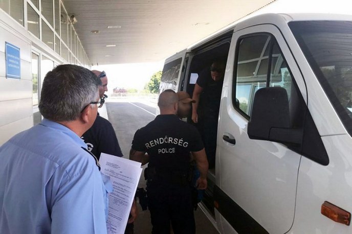 На КПП «Чоп-Загонь» відбулась екстрадиція – 02