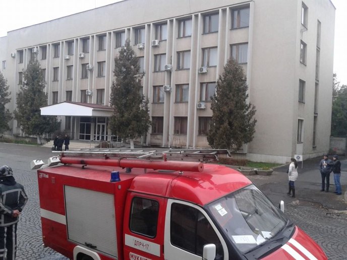 Мукачівську РДА замінували (ФОТО) – 05