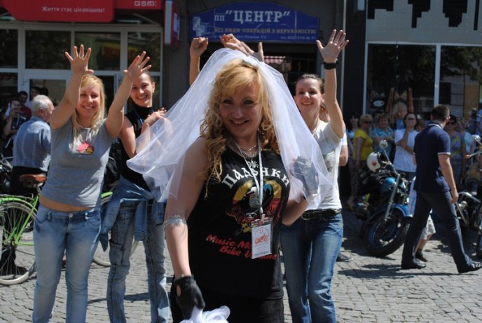 Зліт байкерів у Мукачеві: show must go on – 09