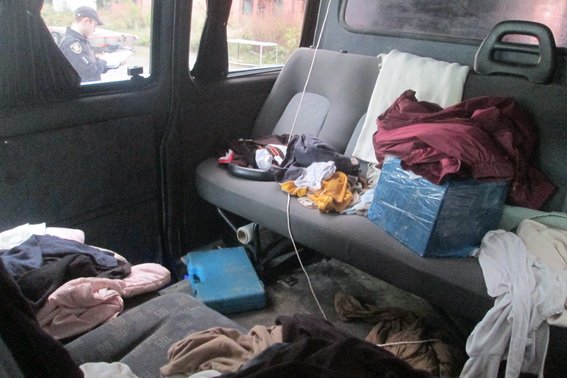 З автомобільної парковки, яка охороняється, викрали мікроавтобус – 01