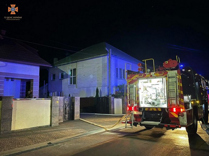 Рятувальники показали наслідки пожежі в закарпатському селі – 01