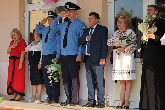 У День знань керівники Перечинської міліції відвідали місцеву школу-інтернат – 01