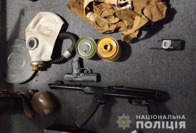 Масштабні обшуки у Мукачеві та районі: опубліковано відео та фото затримання небезпечної банди – 03