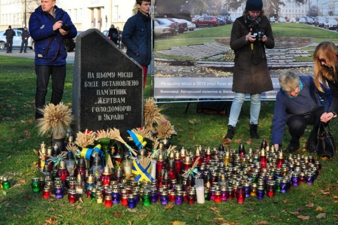 В Ужгороді вшанували памʼять жертв голодоморів в Україні – 20