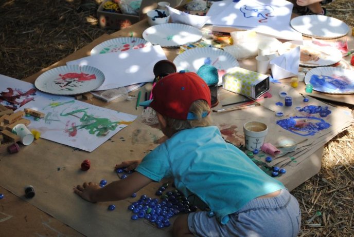 В Ужгороді проходить благодійна "Міська барахолка" – 07