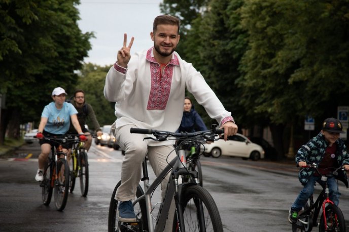 В Ужгороді під час велозаїзду зібрали майже 70 000 гривень для ЗСУ – 02 В Ужгороді під час велозаїзду зібрали майже 70 000 гривень для ЗСУ – 02