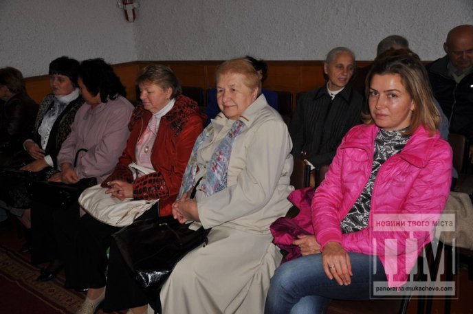 У міському Будинку школярів вітали ветеранів педагогічної ниви (ФОТО) – 03