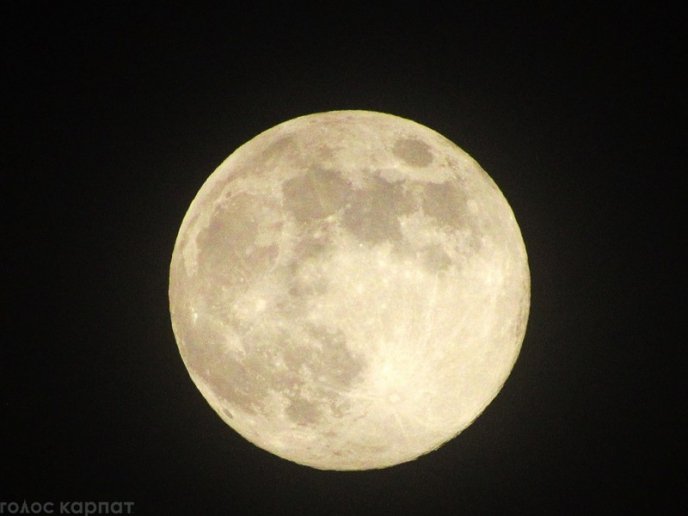 Вночі закарпатці спостерігали унікальне природне явище – 06