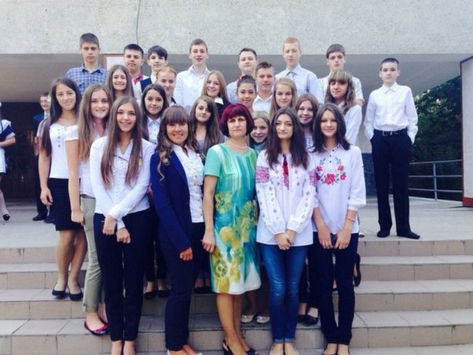 Шкільний фотоальбом: як учні Мукачева 1 Вересня відзначали (ФОТОРЕПОРТАЖ) – 18