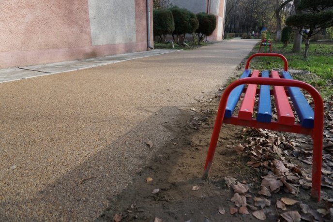 В одному з дитсадків Мукачева провели благоустрій території – 05 В одному з дитсадків Мукачева провели благоустрій території – 05