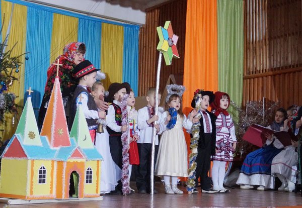 На Тячівщині та Рахівщині відбулись оглядові конкурси на краще виконання колядок – 01