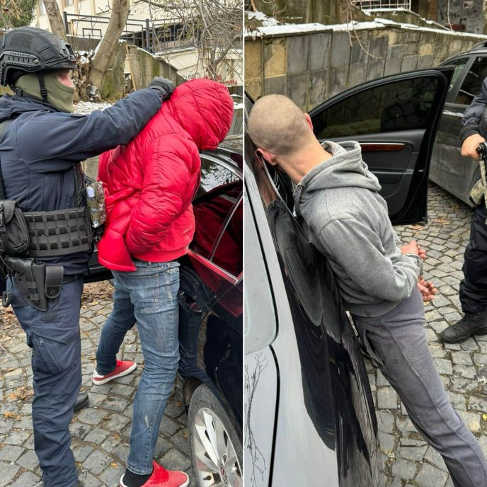 Заробляли більше 300 000 гривень в місяць: на Закарпатті затримали п’ятьох наркоторговців – 08 Заробляли більше 300 000 гривень в місяць: на Закарпатті затримали п’ятьох наркоторговців – 08