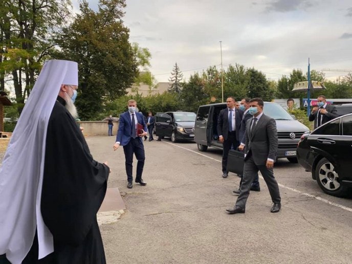 Володимир Зеленський зустрівся з Владикою Феодором в Ужгороді – 03