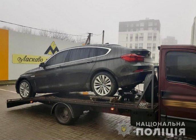 Відчинив авто за допомогою електронного спецпристрою: відео викрадення BMW – 01