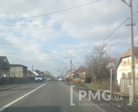 ДТП у Ракошині: на місці події працює поліція – 05