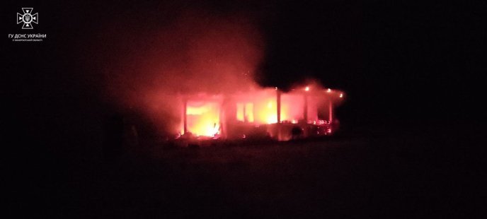 Вночі на Закарпатті вирувала велика пожежа – 02