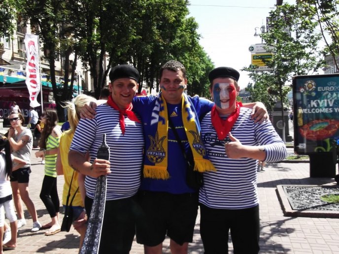 Мукачівці підтримували збірну України на "Олімпійському" (ФОТОРЕПОРТАЖ)  – 06