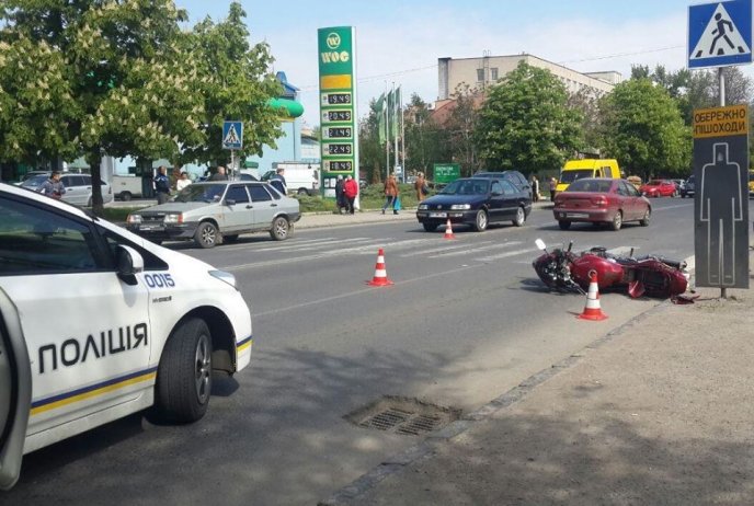 Мотоцикліста, який потрапив у ДТП в Ужгороді, госпіталізували – 01
