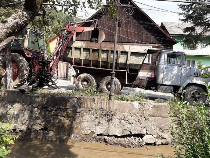 У Рахові продовжують ліквідовувати наслідки негоди – 01