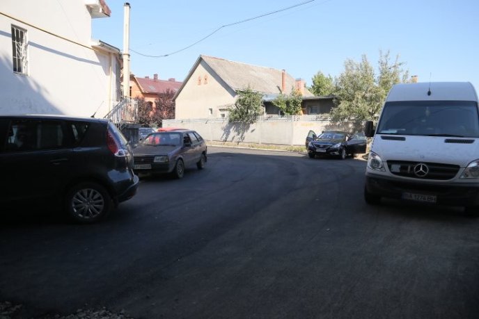 У Мукачеві заасфальтували проїзд до обласної дитячої лікарні – 03