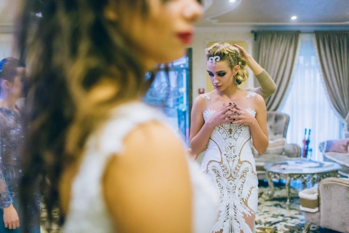 Мода заради життя: на Закарпатті відбувся ІІІ-й благодійний показ мод дизайнерки Роксолани Новак – 14