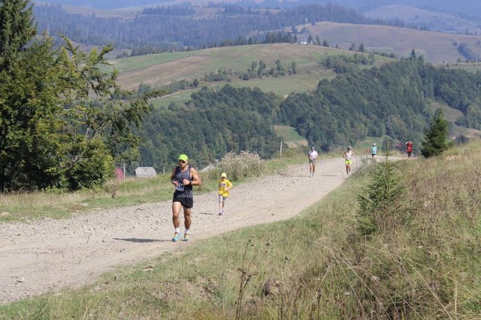 День фізичної культури і спорту прихильники гірського бігу відзначили підкоренням гори Гимби – 01