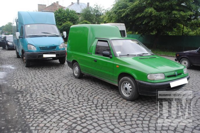 У Мукачеві велика ДТП: зіткнулись чотири автомобілі – 08