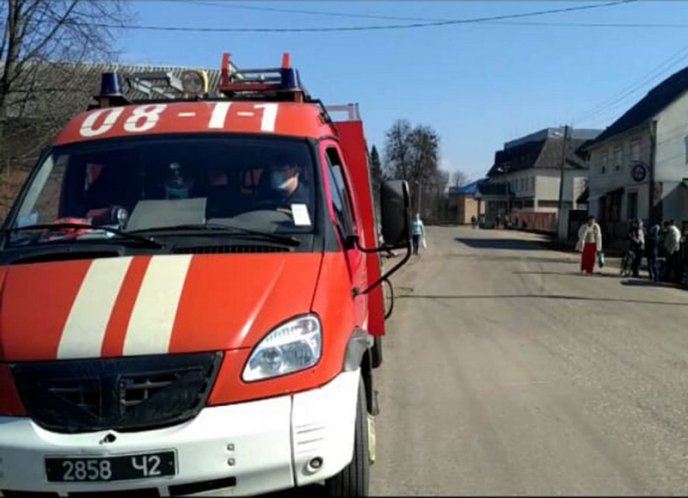 Закарпатські рятувальники надають допомогу українцям на кордоні – 08