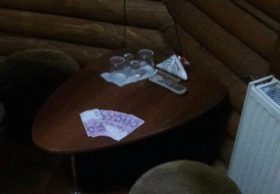 На Ужгородщині в саунах замовляють повій  – 03