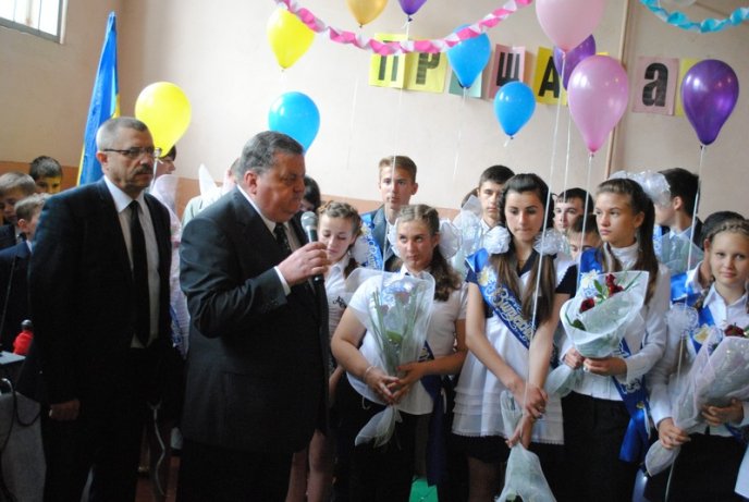 Останній дзвоник в Чинадієві: як це було (ФОТОРЕПОРТАЖ) – 05