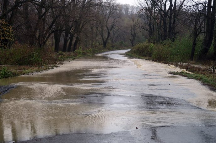 На Ужгородщині вода затопила три футбольних поля, земельні угіддя та пляж з будиночками в Оноківцях – 09 На Ужгородщині вода затопила три футбольних поля, земельні угіддя та пляж з будиночками в Оноківцях – 09