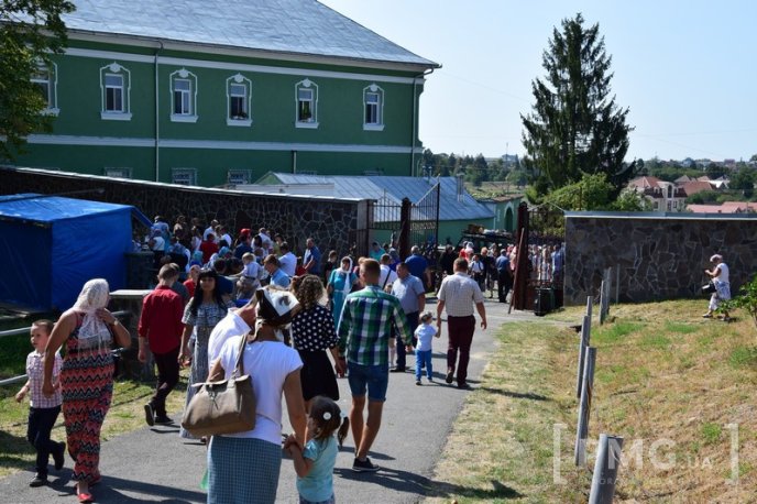 Мукачево святкує Успіння Пресвятої Богородиці: у монастирі – тисячі вірників – 12