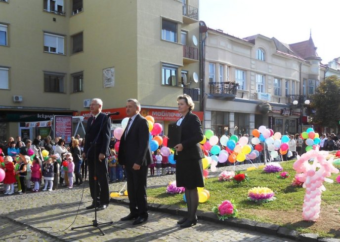 Всеукраїнський День дошкілля у Мукачеві відсвяткували парадом (ФОТО) – 01 Всеукраїнський День дошкілля у Мукачеві відсвяткували парадом (ФОТО) – 01