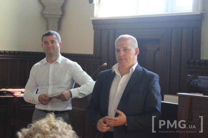 Почесним городянам вручили перші картки мукачівця   – 15 Почесним городянам вручили перші картки мукачівця   – 15