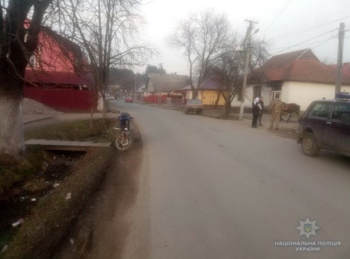 ДТП на Закарпатті: зіткнулися мотоцикл та автомобіль – 02